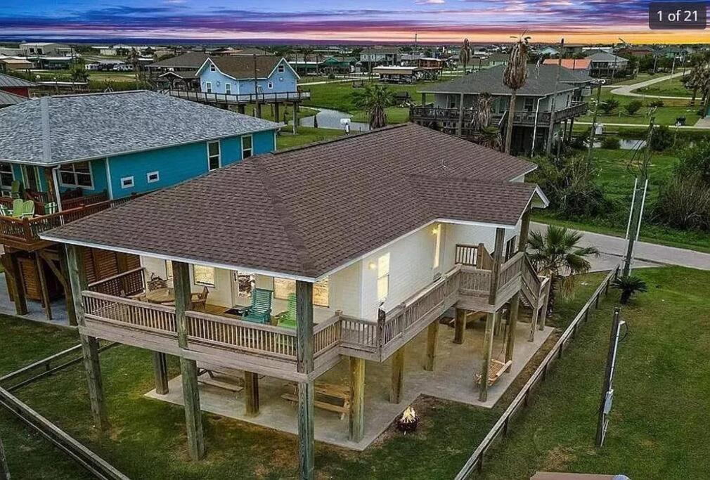 Just Beachin' It Villa Bolivar Peninsula Exterior photo